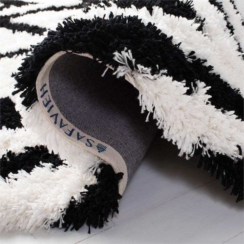 Safavieh Shag 3' X 5' Hand Tufted Acrylic Rug in Ivory and Black