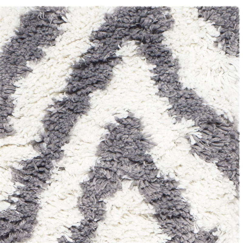 Safavieh Shag 4' X 6' Hand Tufted Acrylic Rug in Ivory and Gray
