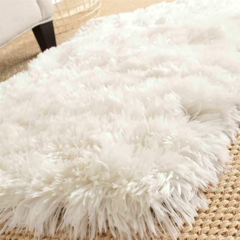 Safavieh Arctic Shag 8' X 10' Hand Tufted Polyester Rug in White