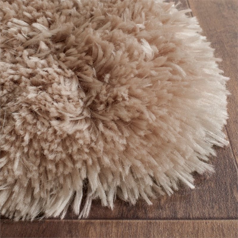 Safavieh Arctic Shag 5' X 7' Hand Tufted Polyester Rug in Taupe