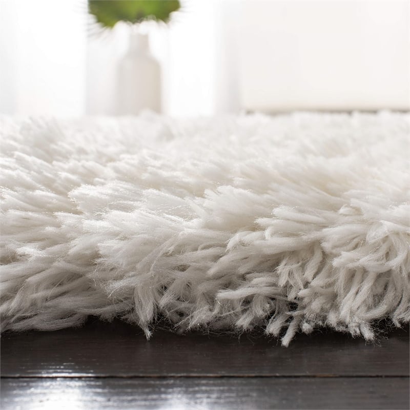 Safavieh Arctic Shag 6' X 9' Hand Tufted Polyester Rug in Beige