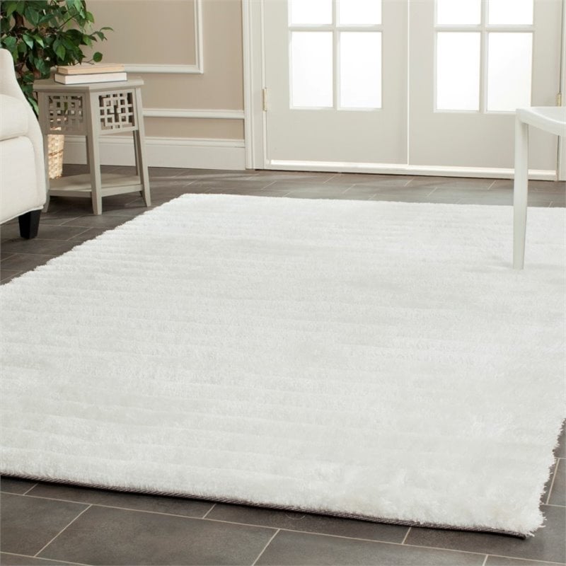 Safavieh 3D Shag 6' Round Hand Tufted Rug in Pearl