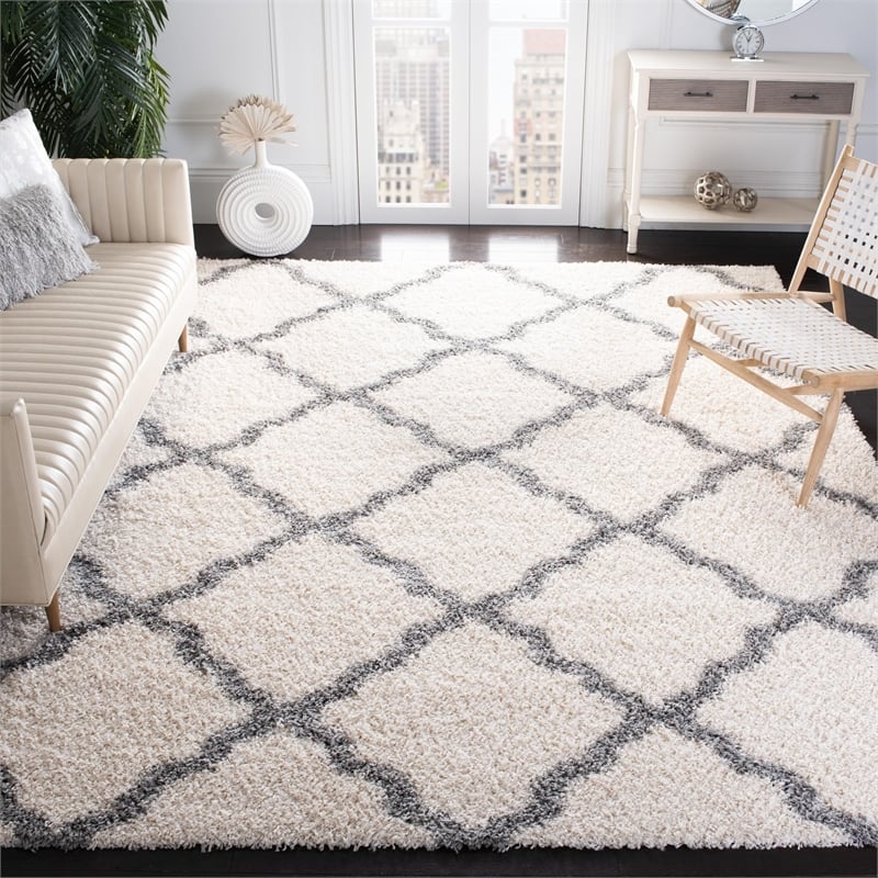Safavieh Dallas Shag 10' X 14' Power Loomed Rug in Ivory and Gray