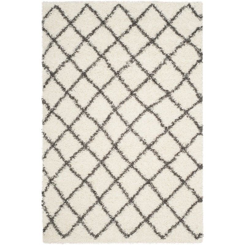 Safavieh Dallas Shag 3' X 5' Power Loomed Rug in Ivory and Dark Green