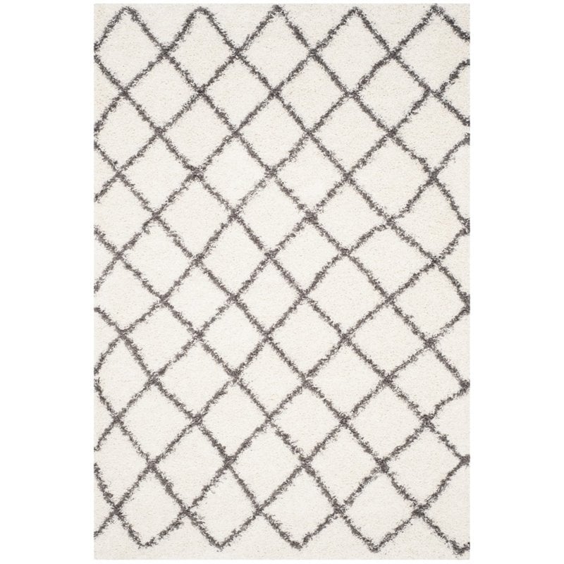 Safavieh Dallas Shag 3' X 5' Power Loomed Rug in Ivory and Dark Green