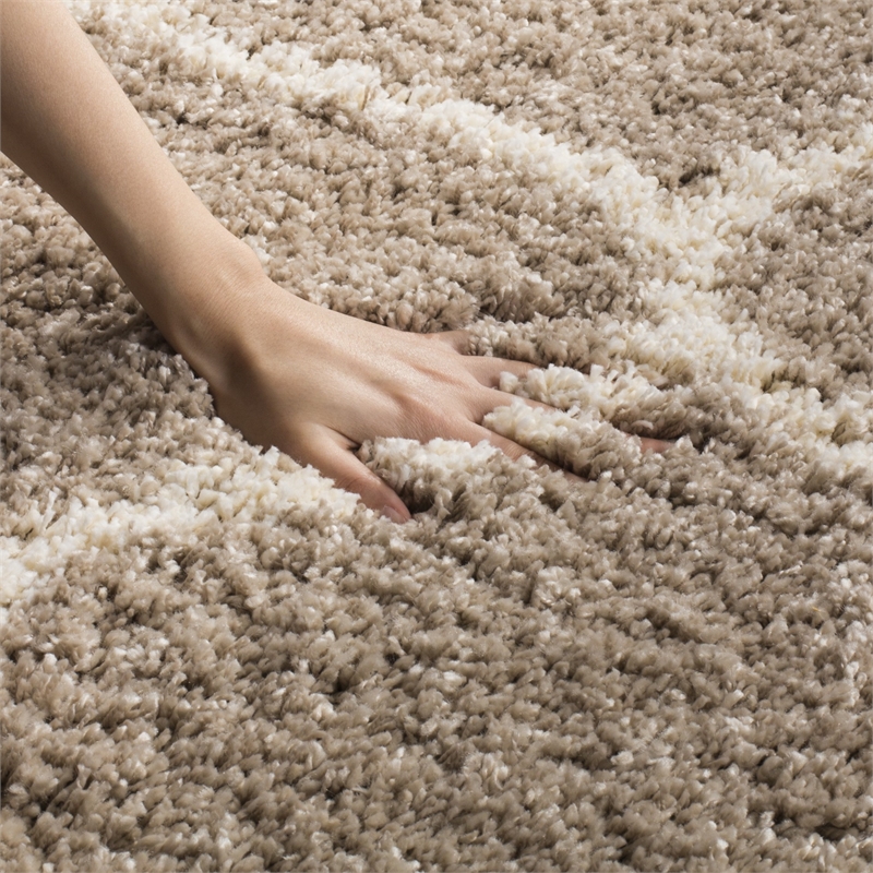Safavieh Hudson Shag 5' X 7' Power Loomed Rug in Gray and Ivory