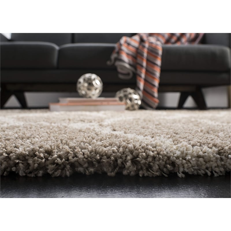Safavieh Hudson Shag 5' X 7' Power Loomed Rug in Gray and Ivory