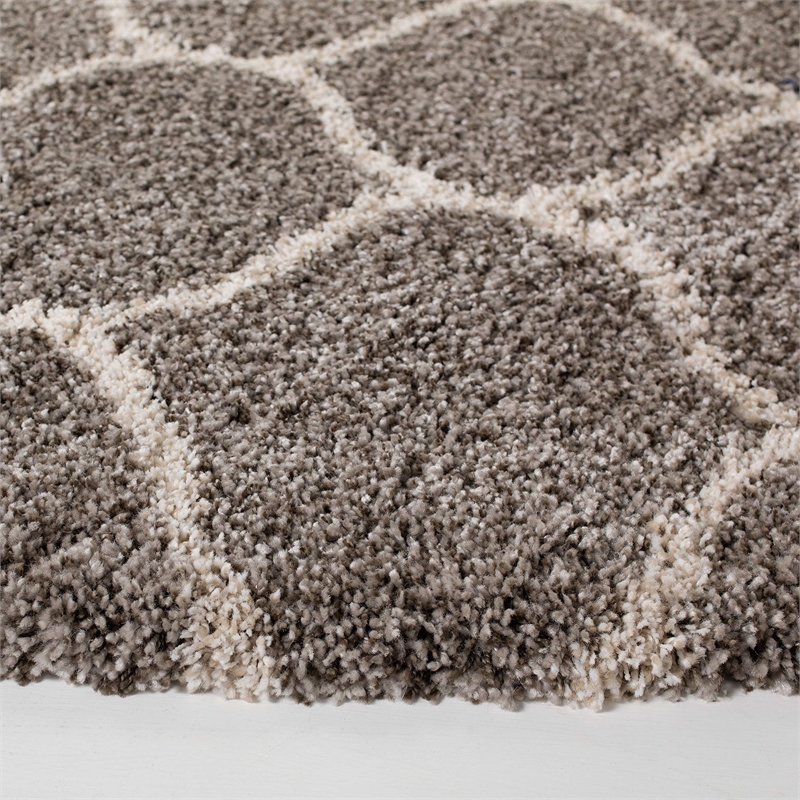 Safavieh Hudson Shag 5' Round Power Loomed Rug in Gray and Ivory