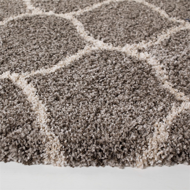 Safavieh Hudson Shag 7' Round Power Loomed Rug in Gray and Ivory