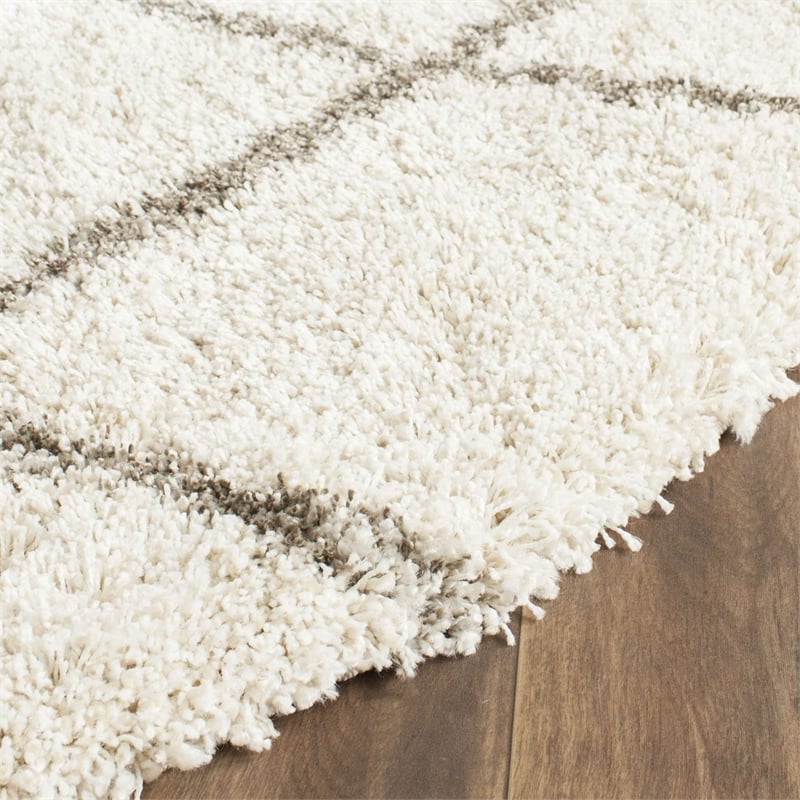 Safavieh Hudson Shag 7' Round Power Loomed Rug in Ivory and Gray
