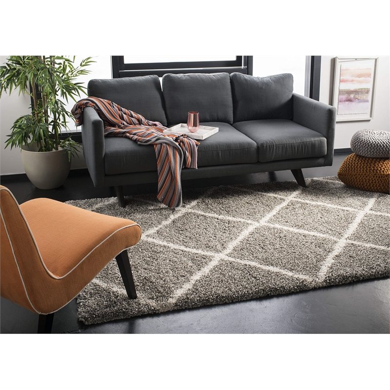 Safavieh Hudson Shag 6' X 9' Power Loomed Rug in Gray and Ivory