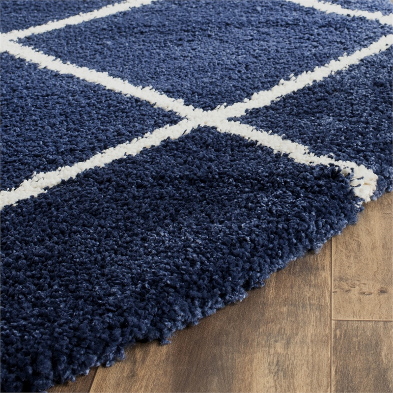 Safavieh Hudson Shag 7' Round Power Loomed Rug in Navy and Ivory