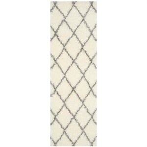 Safavieh Montreal Shag 2'3&quot X 7' Power Loomed Rug in Ivory and Gray