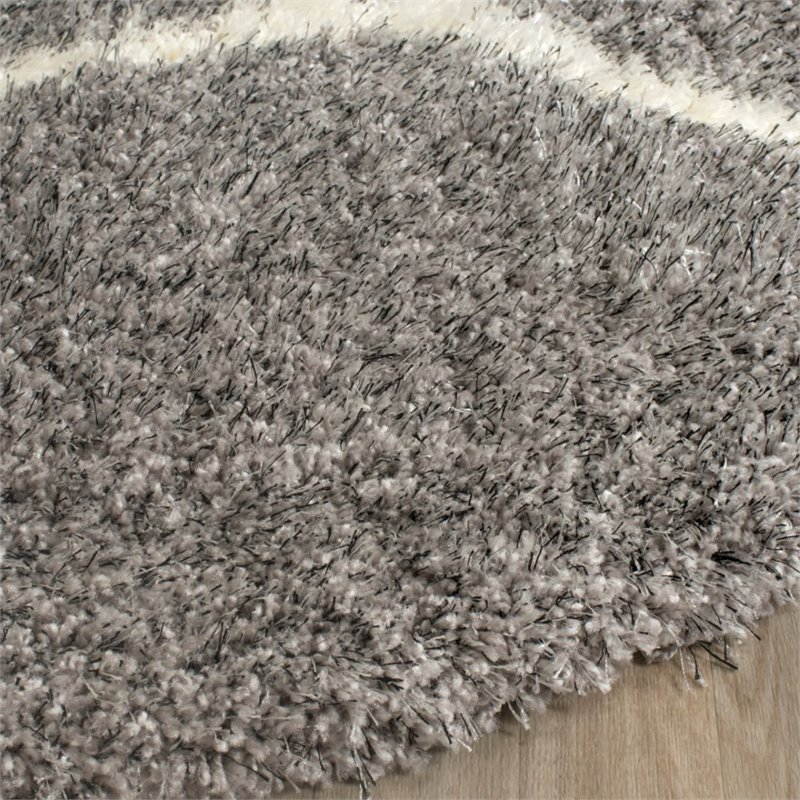Safavieh Montreal Shag 4' X 6' Power Loomed Rug in Gray and Ivory