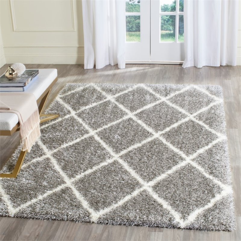Safavieh Montreal Shag 8' X 10' Power Loomed Rug in Gray and Ivory