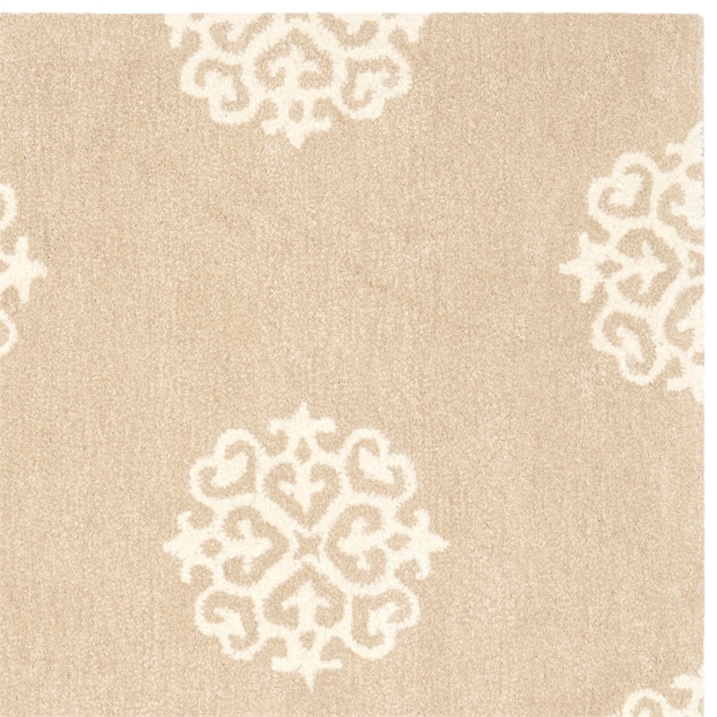 Safavieh Soho 8' X 10' Hand Tufted Wool Rug in Beige and Ivory
