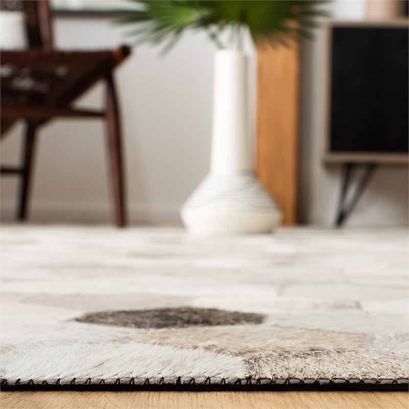 Safavieh Studio Leather 5' X 8' Hand Woven Leather Rug