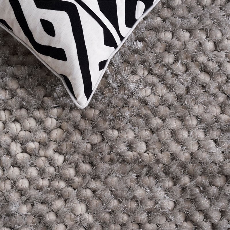 Safavieh Saint Tropez 6' X 9' Hand Woven Rug in Silver