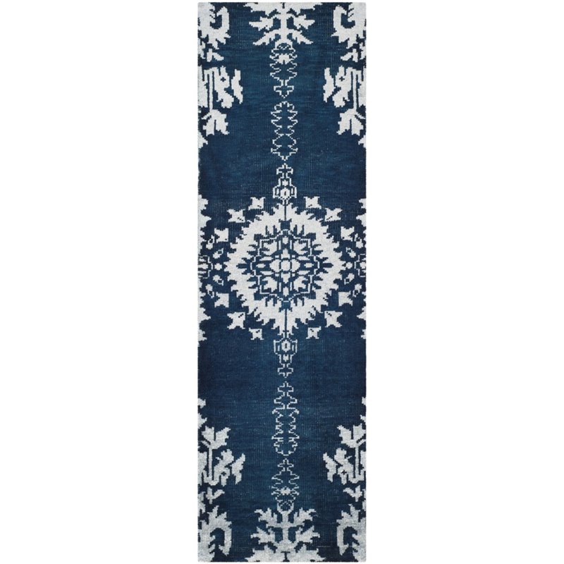 Safavieh Stone Wash 4' X 6' Hand Knotted Rug in Indigo