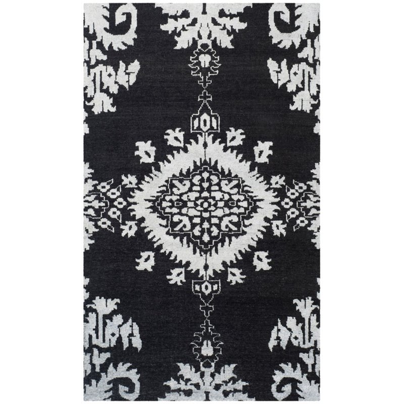 Safavieh Stone Wash 4' X 6' Hand Knotted Rug in Charcoal