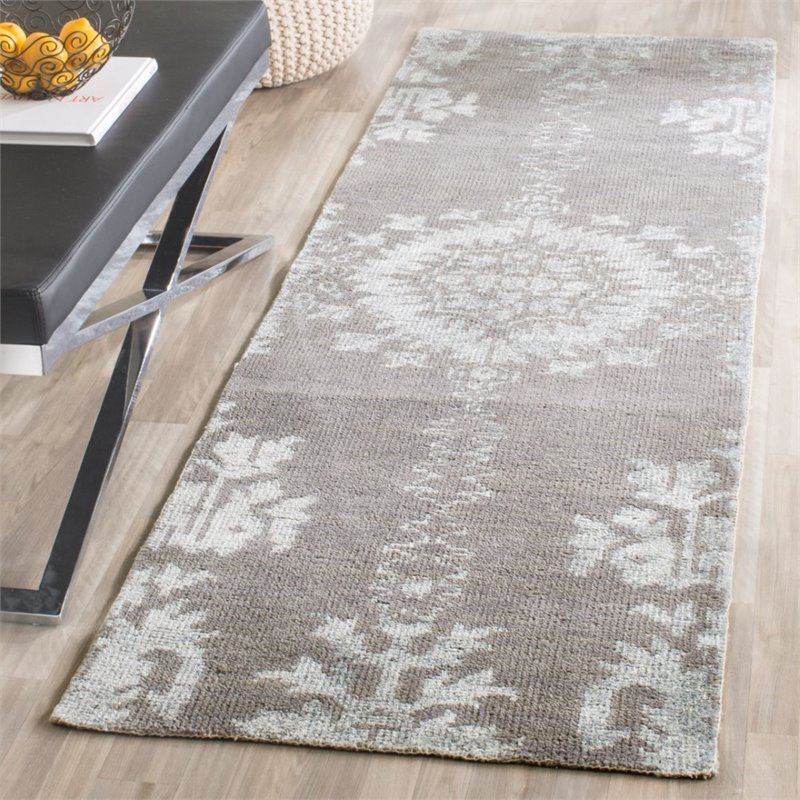 Safavieh Stone Wash 6' X 9' Hand Knotted Rug in Gray