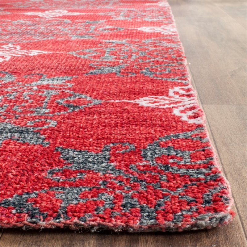 Safavieh Stone Wash 4' X 6' Hand Knotted Rug in Red and Ivory