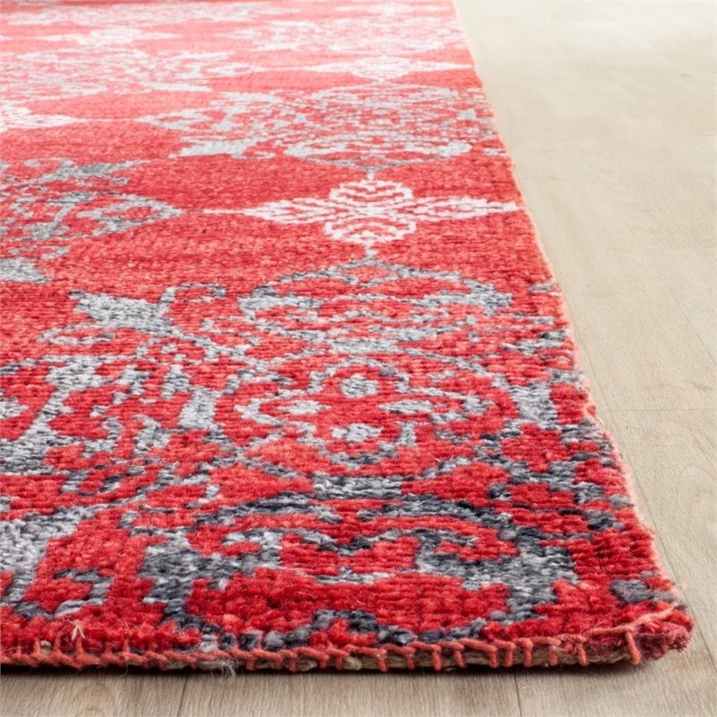 Safavieh Stone Wash 4' X 6' Hand Knotted Rug in Red and Ivory
