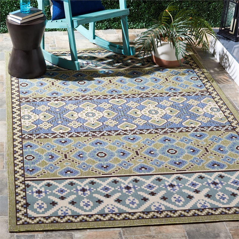 Safavieh Veranda 4' X 5'7
