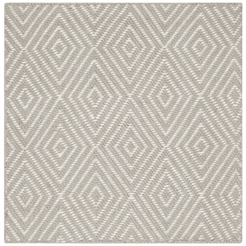 Safavieh Wilton 4' X 6' Handmade Rug in Silver and Ivory