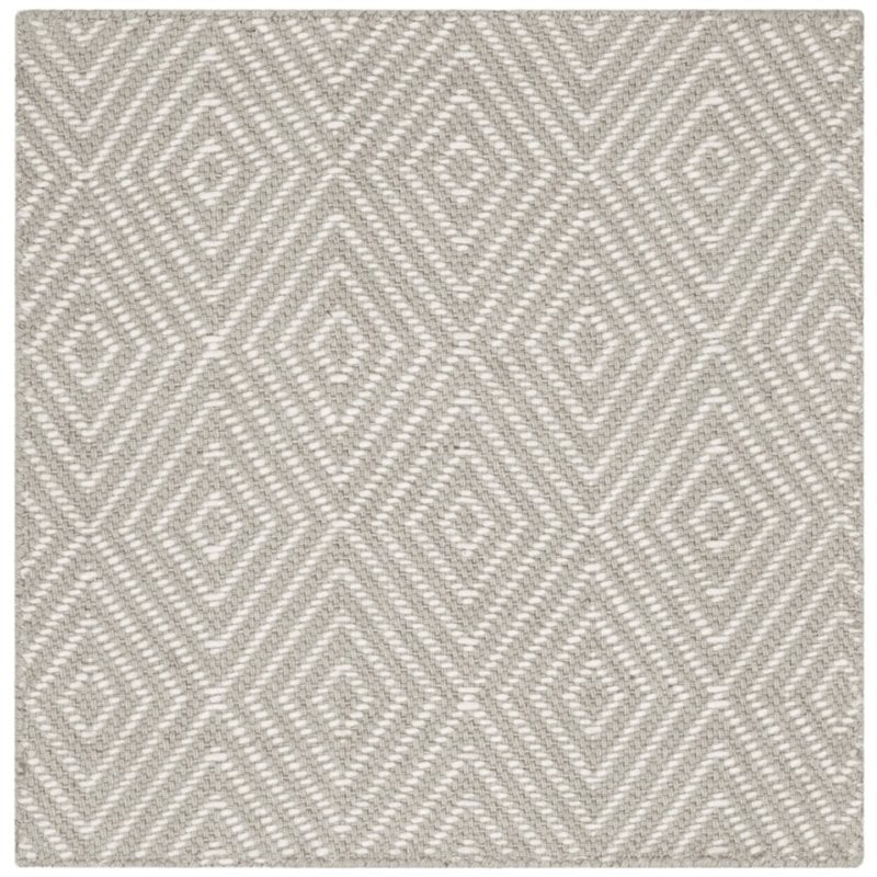 Safavieh Wilton 5' X 8' Handmade Rug in Silver and Ivory