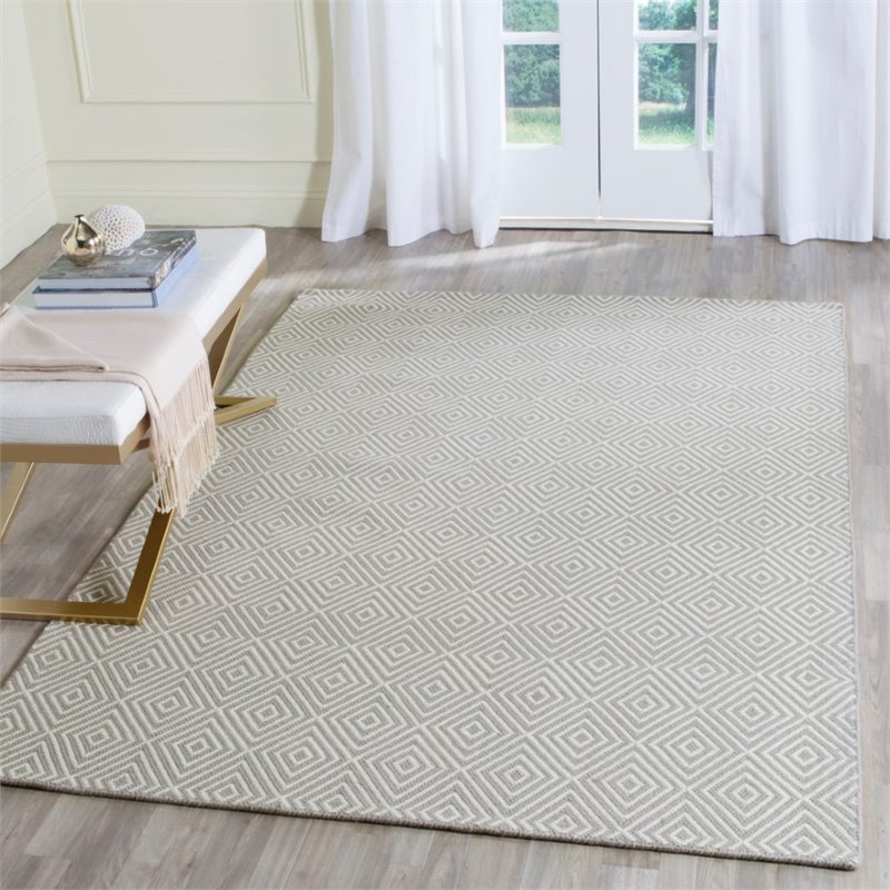 Safavieh Wilton 5' X 8' Handmade Rug in Silver and Ivory