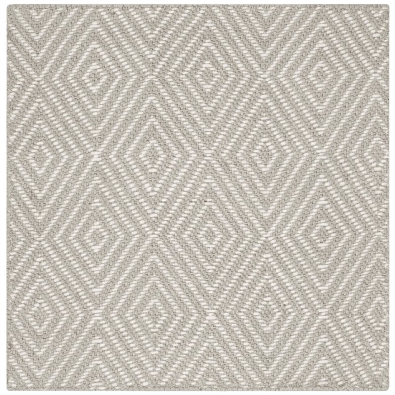 Safavieh Wilton 5' X 8' Handmade Rug in Silver and Ivory