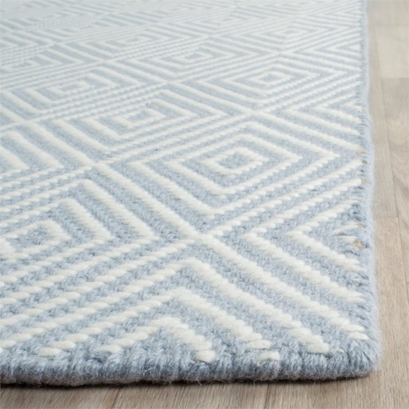 Safavieh Wilton 5' X 8' Handmade Rug in Light Blue and Ivory