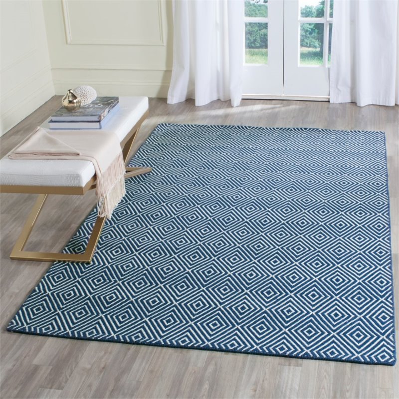 Safavieh Wilton 4' X 6' Handmade Rug in Navy and Ivory