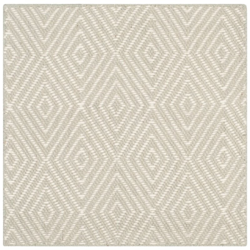 Safavieh Wilton 4' X 6' Handmade Rug in Light Gray and Ivory