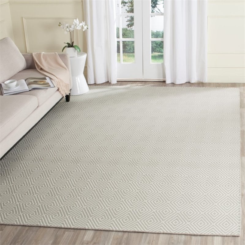 Safavieh Wilton 4' X 6' Handmade Rug in Light Gray and Ivory