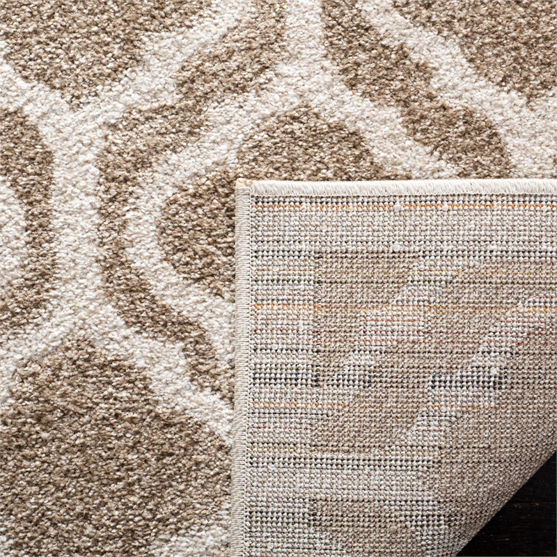 Safavieh Amherst 5' X 8' Rug in Wheat and Beige