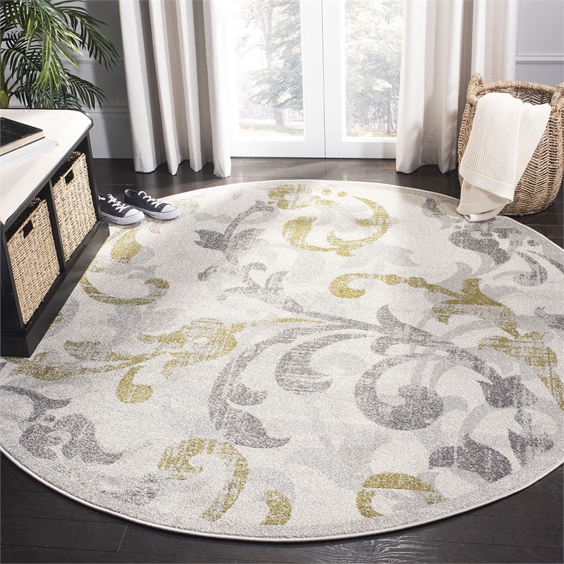 Safavieh Amherst 5' X 5' Round Rug in Ivory and Light Gray