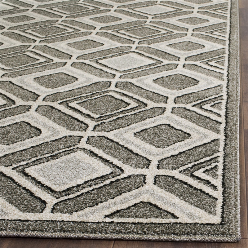 Safavieh Amherst 4' X 6' Rug in Gray and Light Gray