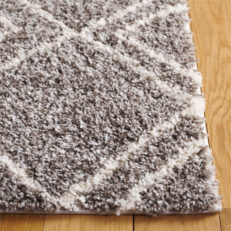 Safavieh Arizona Shag 4' X 6' Rug in Brown and Ivory