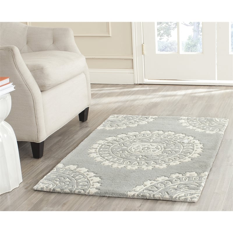Safavieh Bella 2' X 3' Hand Tufted Wool Pile Rug in Gray and Ivory