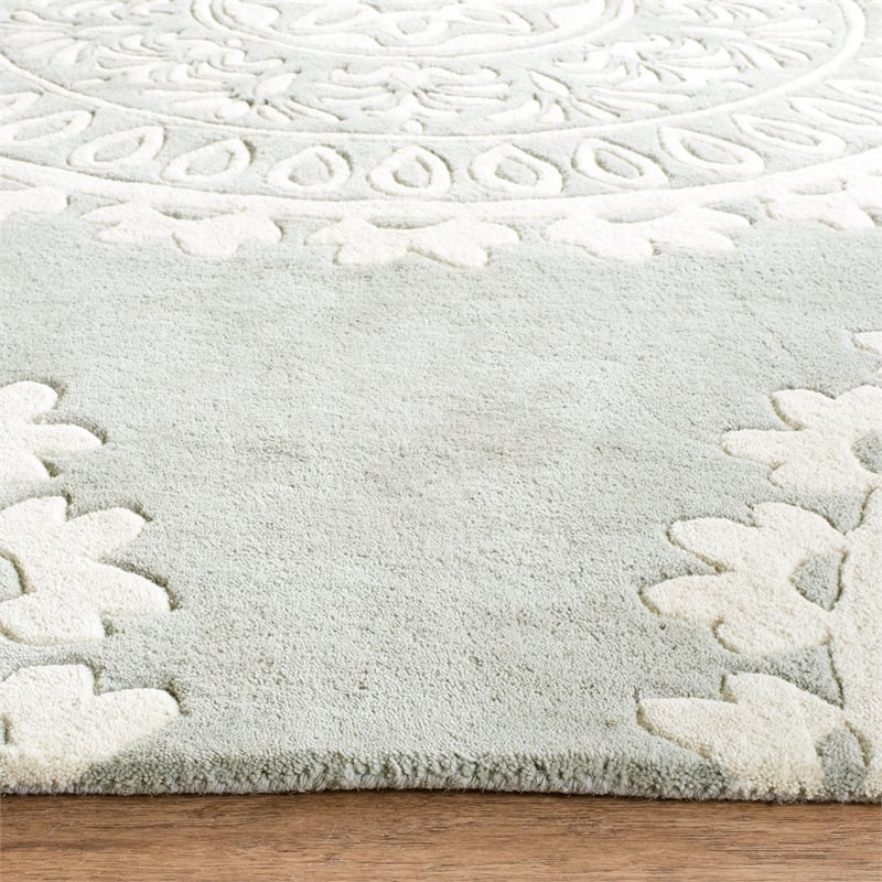 Safavieh Bella 2' X 3' Hand Tufted Wool Pile Rug in Gray and Ivory