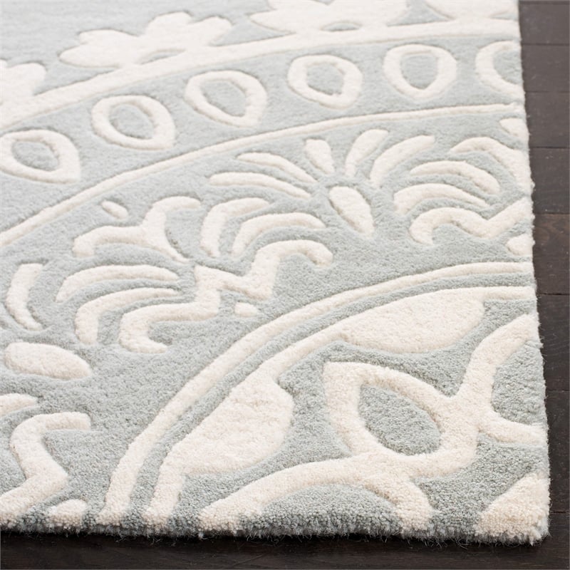 Safavieh Bella 5' X 5' Square Hand Tufted Wool Rug in Gray and Ivory