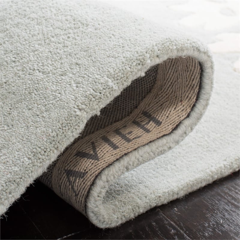 Safavieh Bella 6' X 9' Hand Tufted Wool Pile Rug in Gray and Ivory
