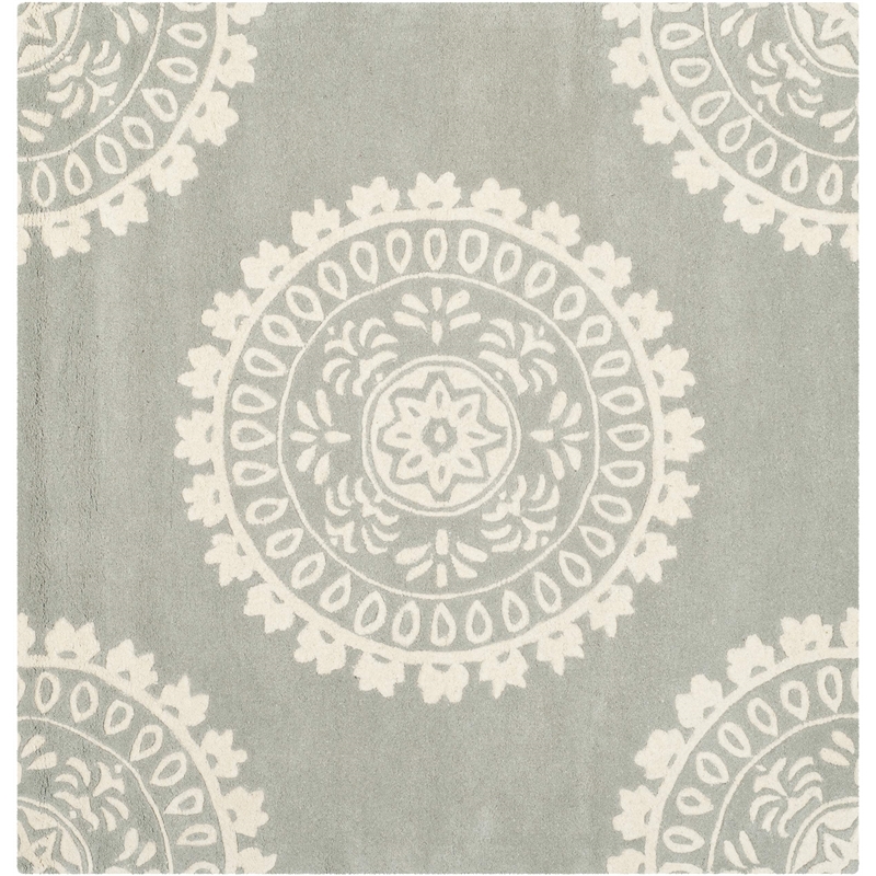 Safavieh Bella 7' X 7' Square Hand Tufted Wool Rug in Gray and Ivory