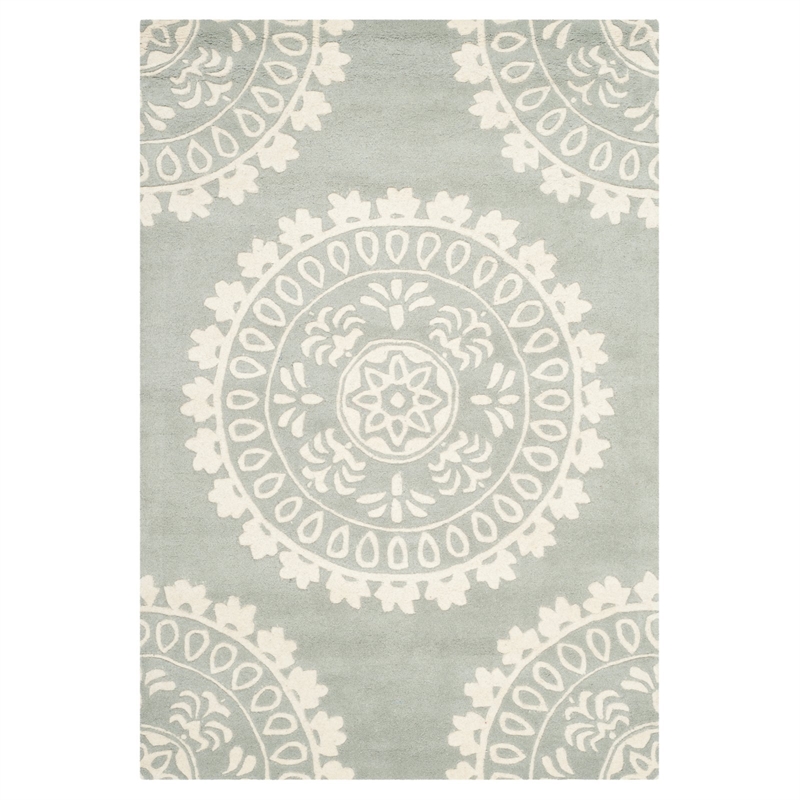 Safavieh Bella 9' X 12' Hand Tufted Wool Pile Rug in Gray and Ivory