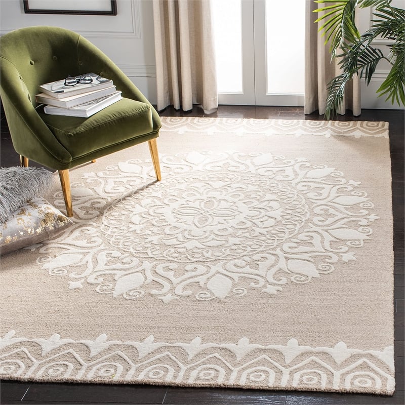 Safavieh Bella 6' X 9' Hand Tufted Wool Pile Rug in Beige and Ivory