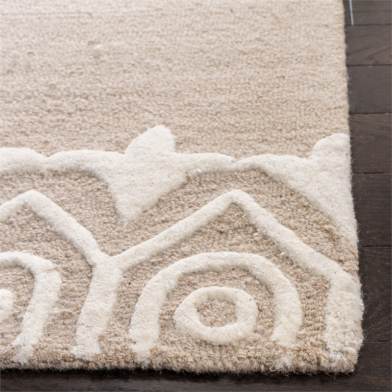 Safavieh Bella 8' X 10' Hand Tufted Wool Pile Rug in Beige and Ivory