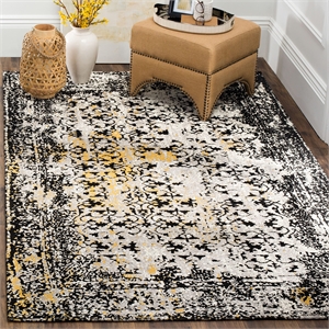 Safavieh Classic Vintage 5' X 8' Rug in Black and Silver