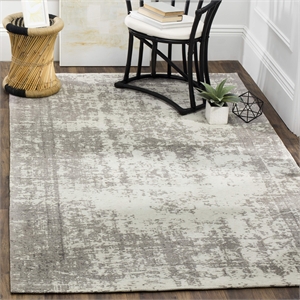 Safavieh Classic Vintage 6' X 6' Square Rug in Silver and Ivory